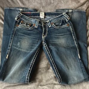 TRUE RELIGION SIZE 28 JEANS.